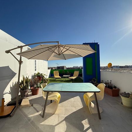 Apartamento Petite Penthouse With The Sunniest Terrace In Valencia Exterior foto