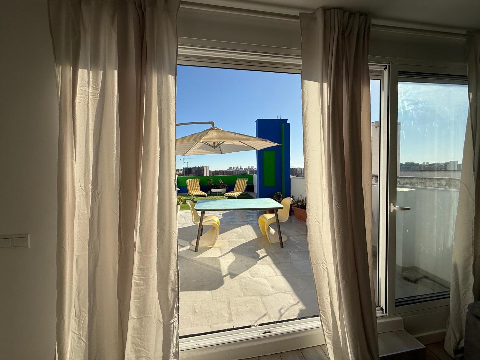 Apartamento Petite Penthouse With The Sunniest Terrace In Valencia Exterior foto